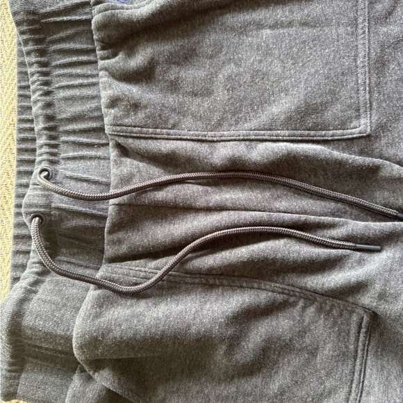 Lou & Grey Shorts Size Large - Picture 3 of 6